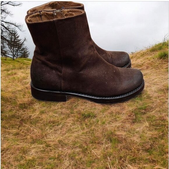 Frye Veronica chocolate brown inside zip boot size 6.5 B - Picture 1 of 10